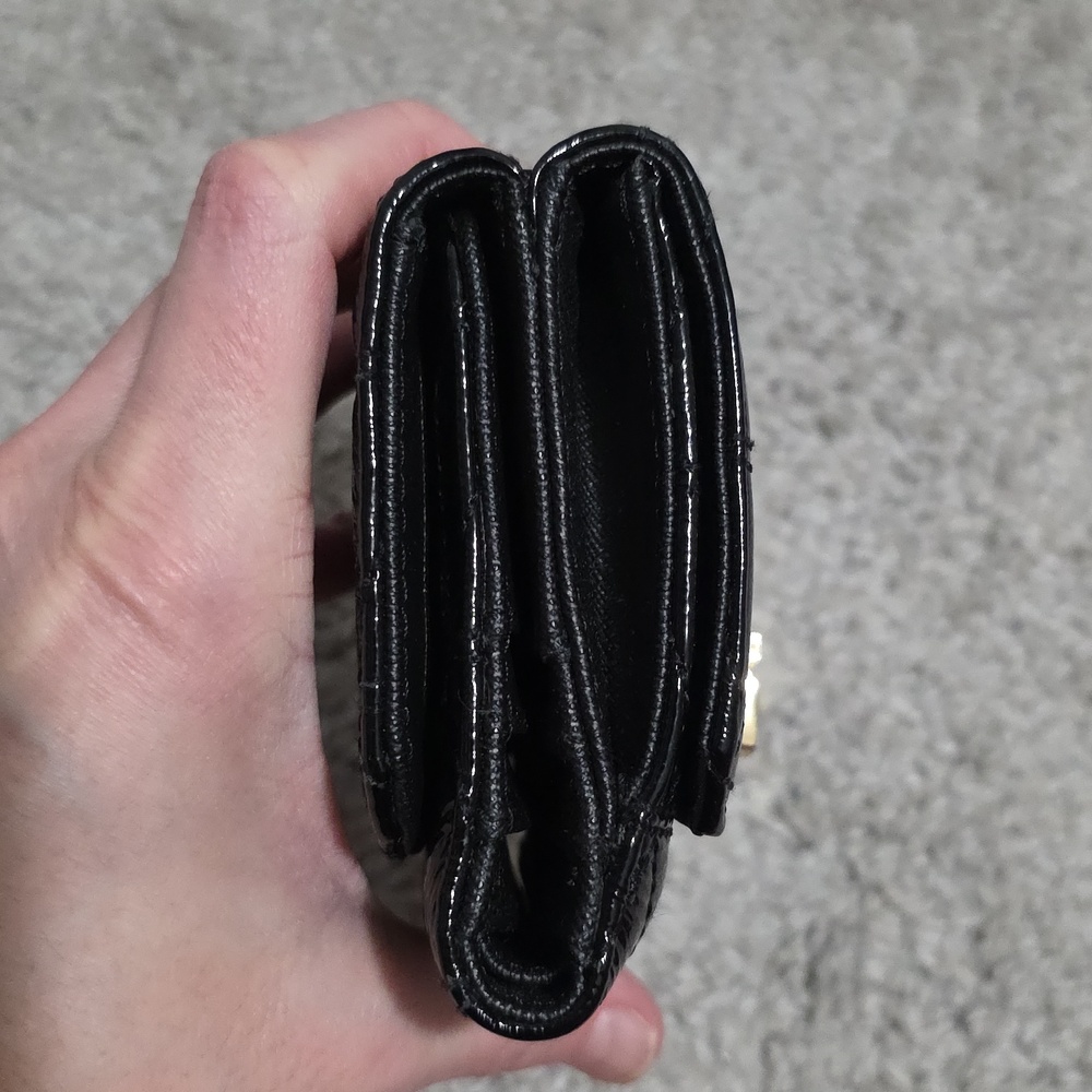 Michael Kors Vivianne Patent Leather Quilted Trifold Coin Wallet Black - Picture 4 of 9